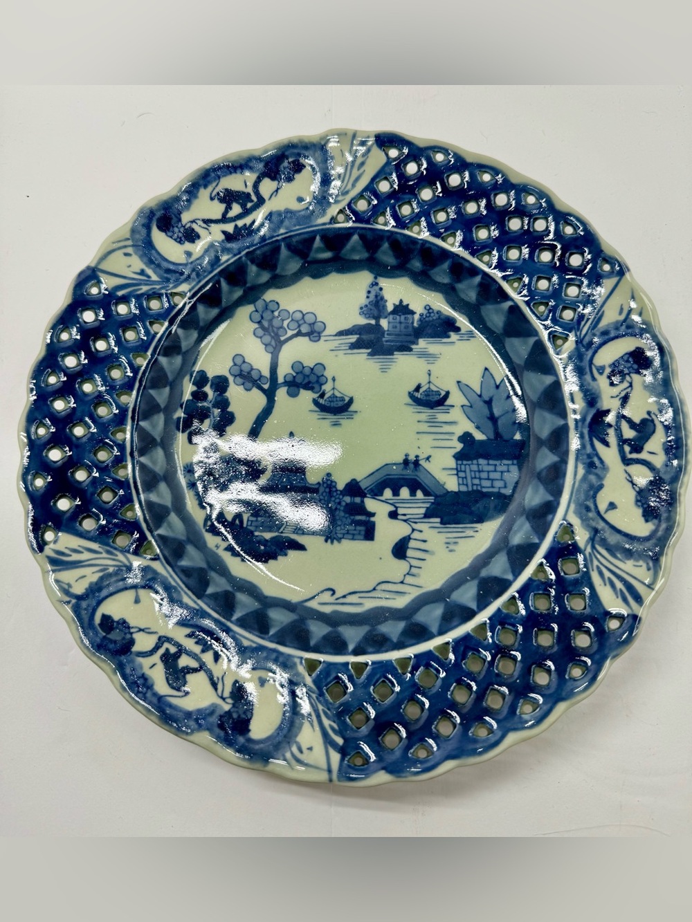 Vintage Chinese Chinoiserie Reticulated Blue & White Plate 8.5"